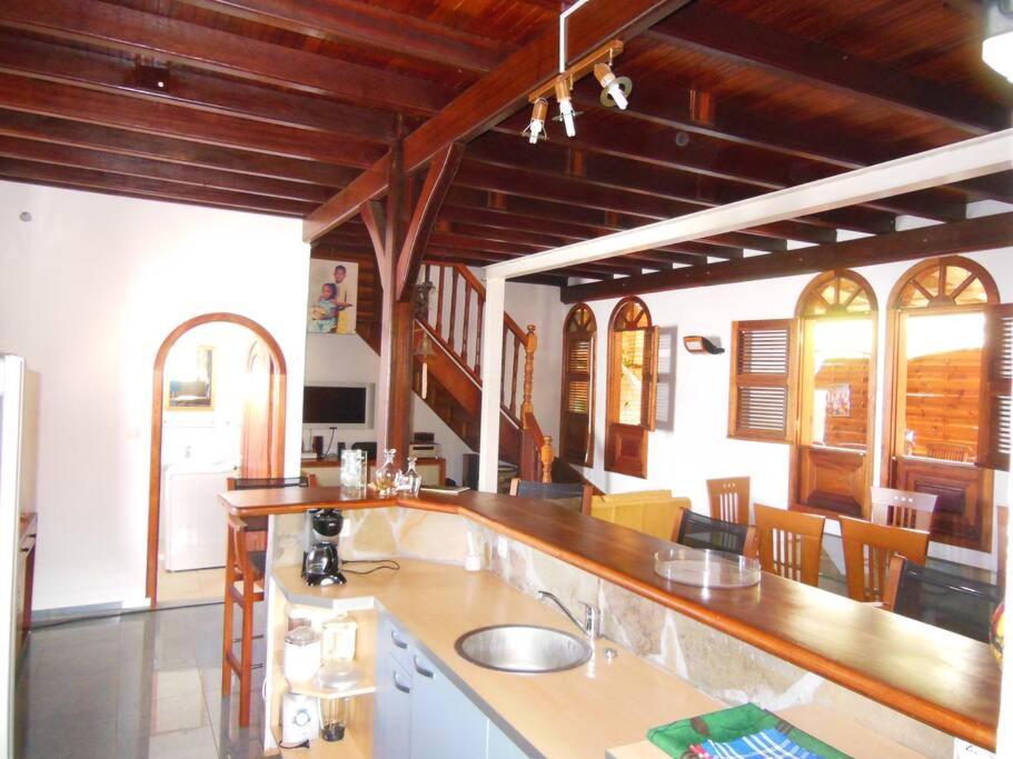 Maison Situee Dans Un Petit Village De Pecheur 르 카르베 외부 사진